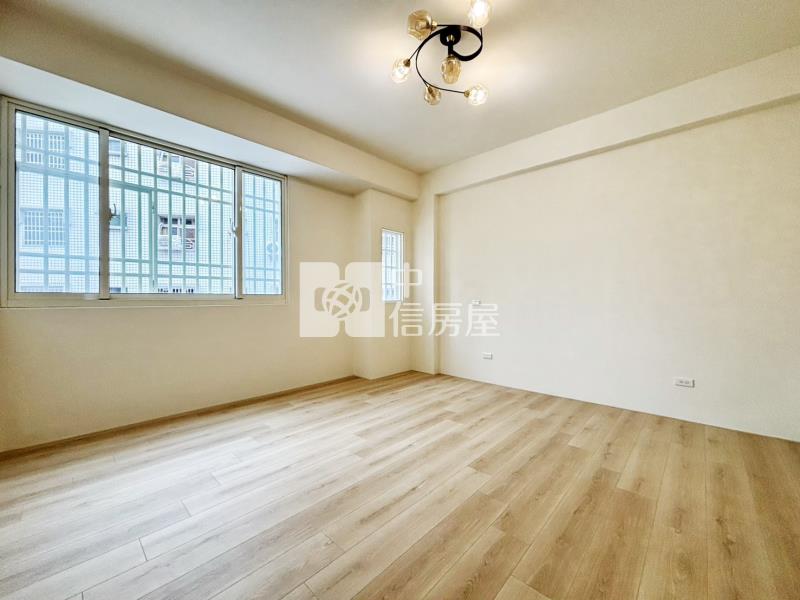 北斗市區邊間車庫別墅房屋室內格局與周邊環境