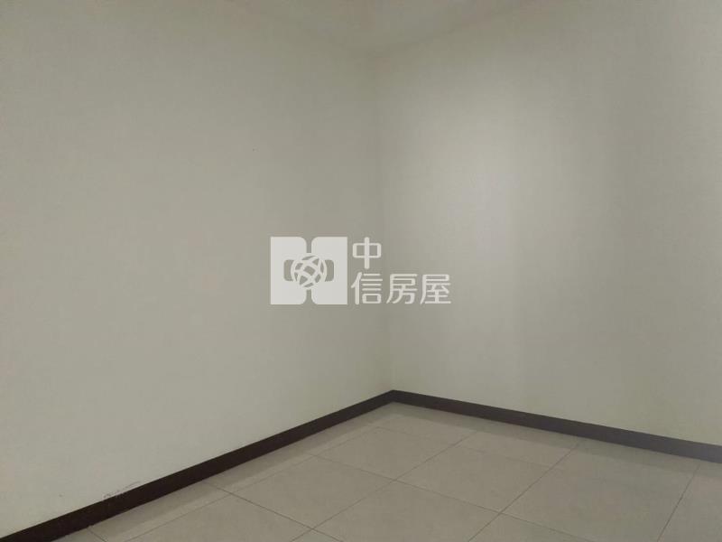 麻豆市中心朝南黃金鑫店住透天房屋室內格局與周邊環境