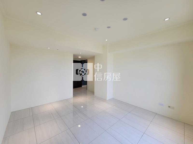 【奔馳】電通市 景觀四房車房屋室內格局與周邊環境