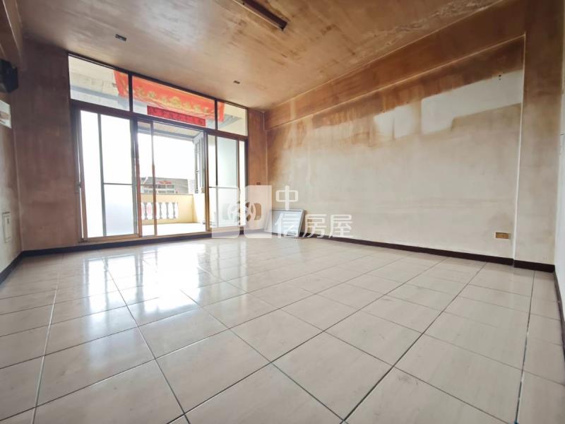 大里老街震後臨路透天房屋室內格局與周邊環境