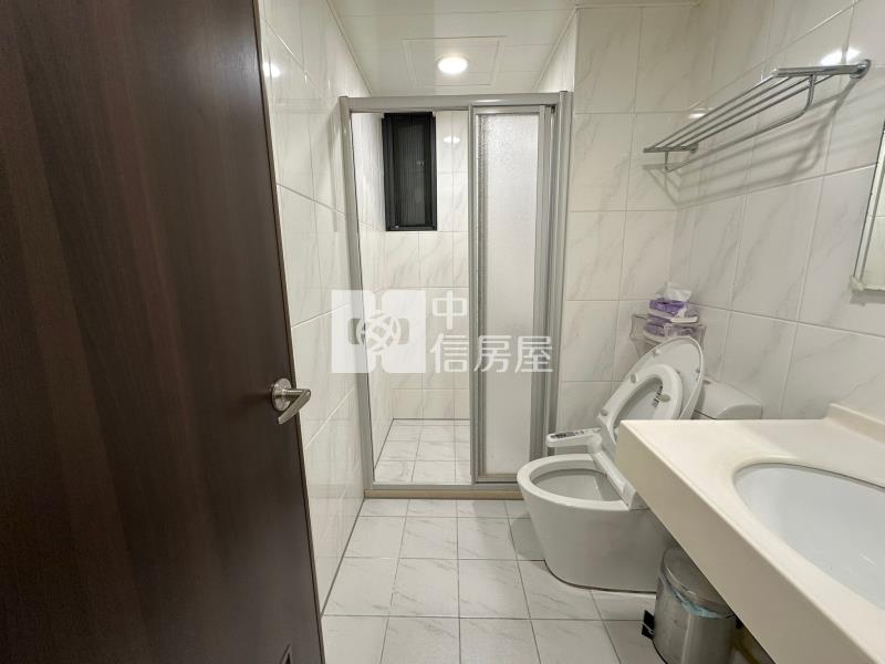 中國醫特區?總太明日朝南四房平車房屋室內格局與周邊環境