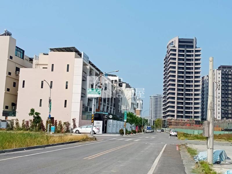 九份子住六三角窗建地房屋室內格局與周邊環境