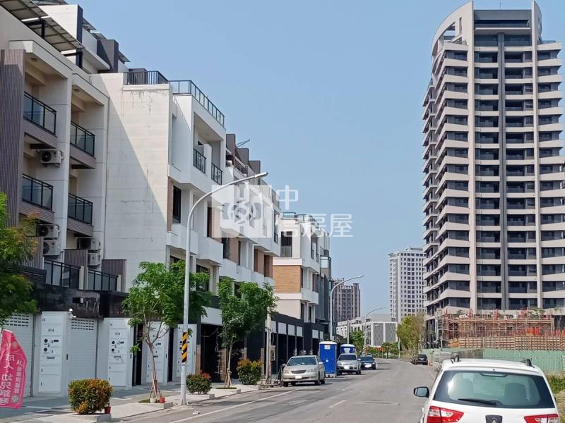 九份子住六三角窗建地房屋室內格局與周邊環境