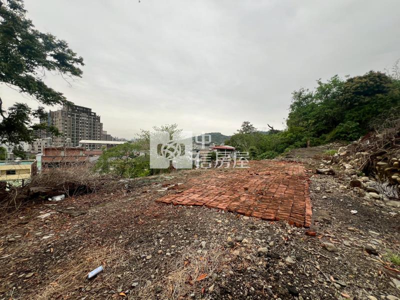 百坪土地房屋室內格局與周邊環境