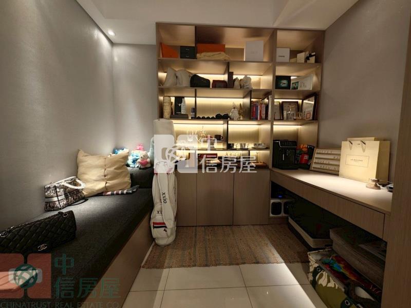 中路特區【君邑富域】藝術建築露台戶房屋室內格局與周邊環境