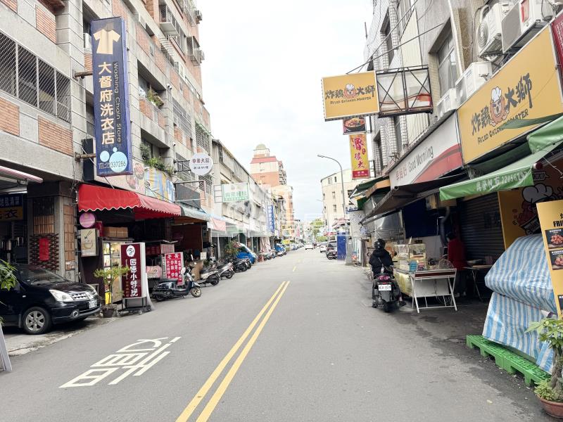 中國醫永興商圈熱鬧1-3樓金店+車位房屋室內格局與周邊環境