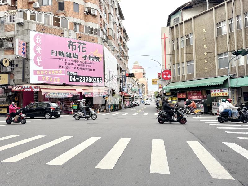 中國醫永興商圈熱鬧1-3樓金店+車位房屋室內格局與周邊環境