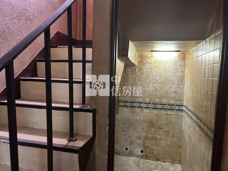 近商60義安街待整理大地坪透天房屋室內格局與周邊環境