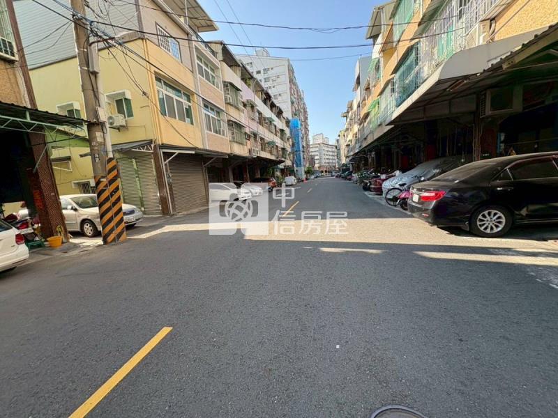 鳳甲商圈臨路全屋翻新透天房屋室內格局與周邊環境