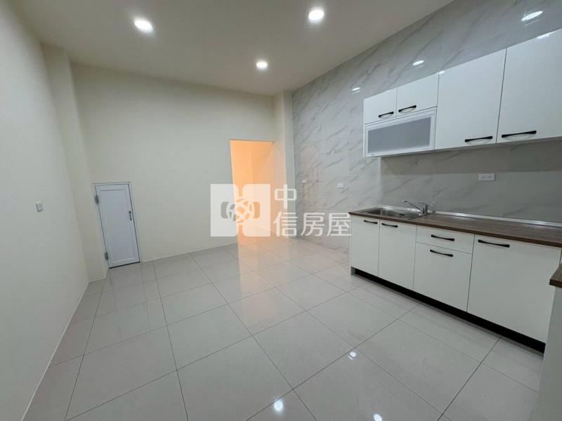 鳳甲商圈臨路全屋翻新透天房屋室內格局與周邊環境
