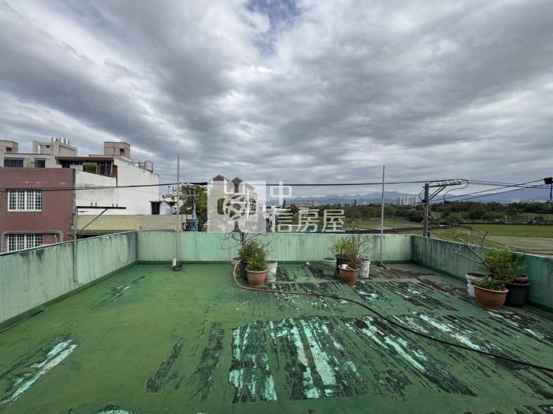 龍岡圓環大地坪獨棟透天房屋室內格局與周邊環境