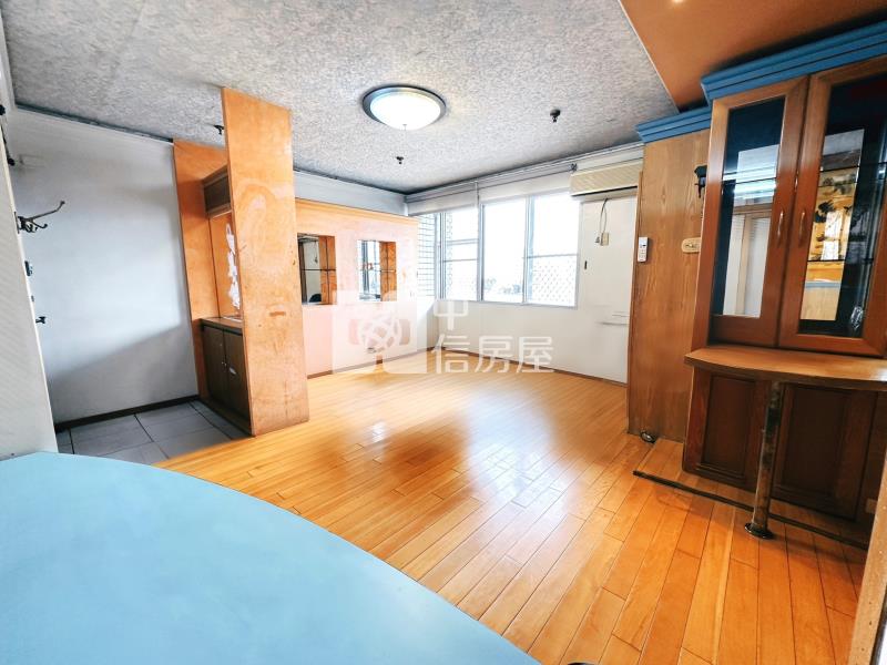 衛道名廈高樓層朝南大４房房屋室內格局與周邊環境