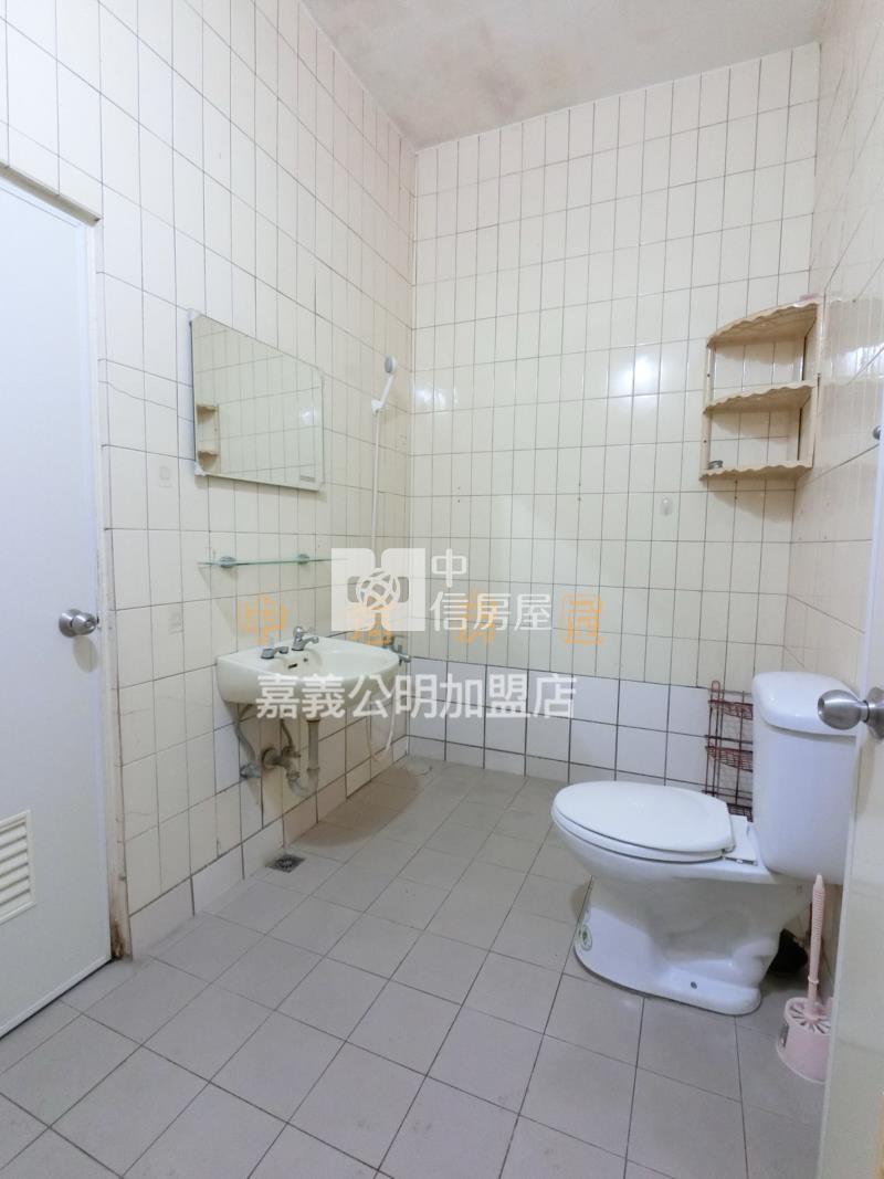 自強街田字型別墅房屋室內格局與周邊環境