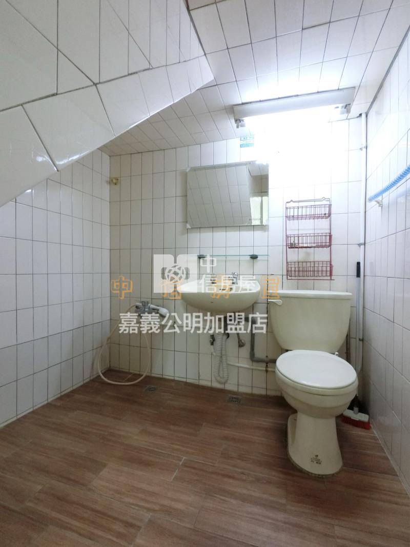 自強街田字型別墅房屋室內格局與周邊環境