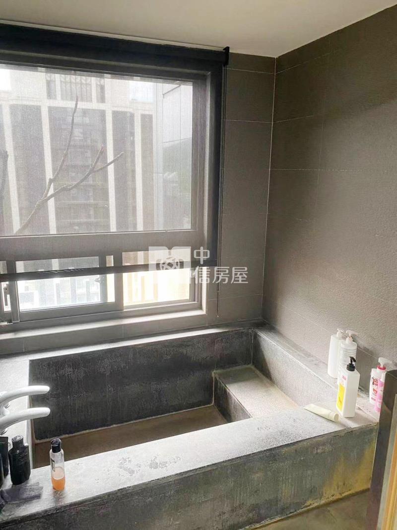 長榮酒店旁高樓望龜山湯屋房屋室內格局與周邊環境