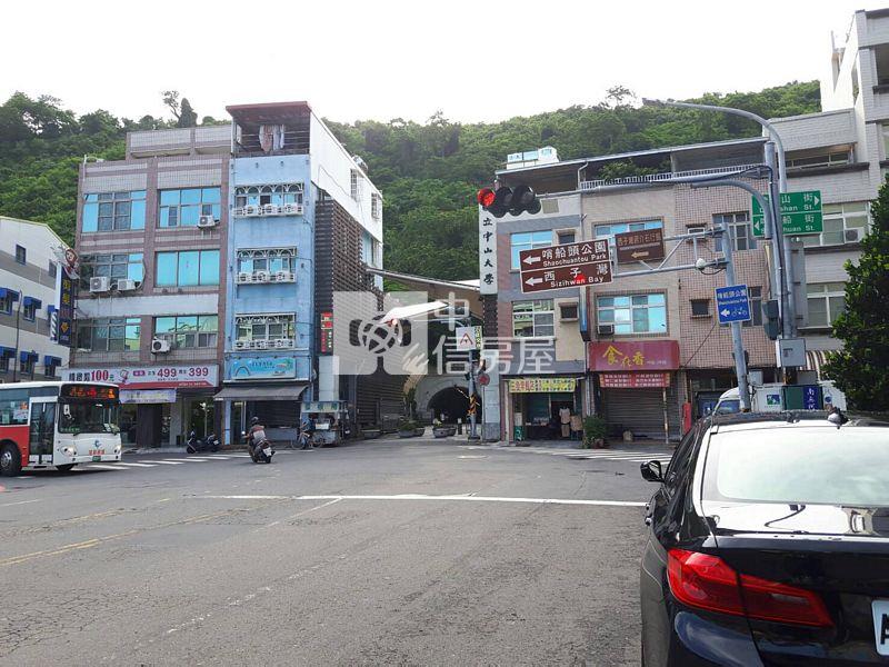 鼓山哈瑪星透天店面房屋室內格局與周邊環境