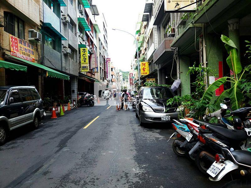 鼓山哈瑪星透天店面房屋室內格局與周邊環境
