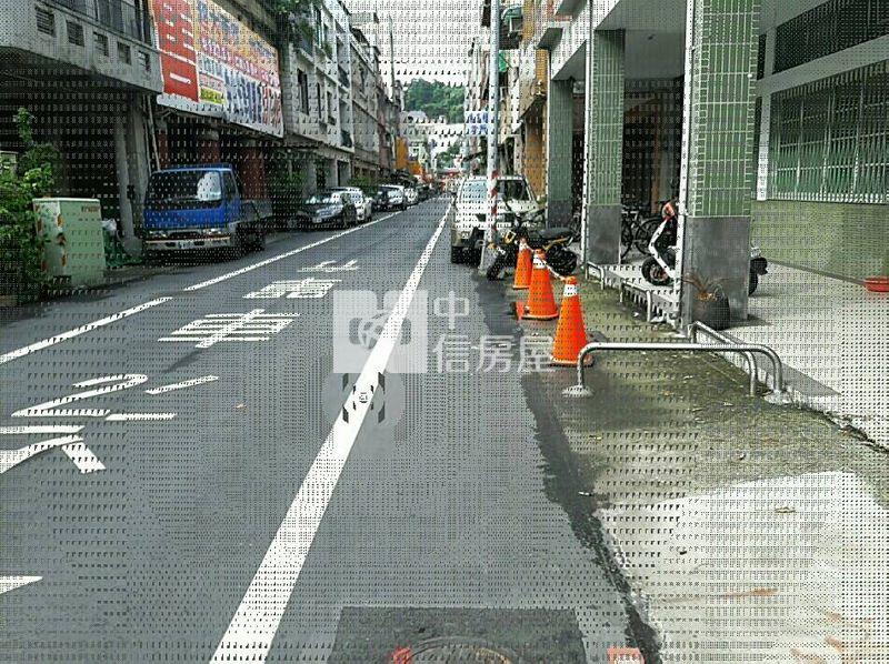 鼓山哈瑪星透天店面房屋室內格局與周邊環境