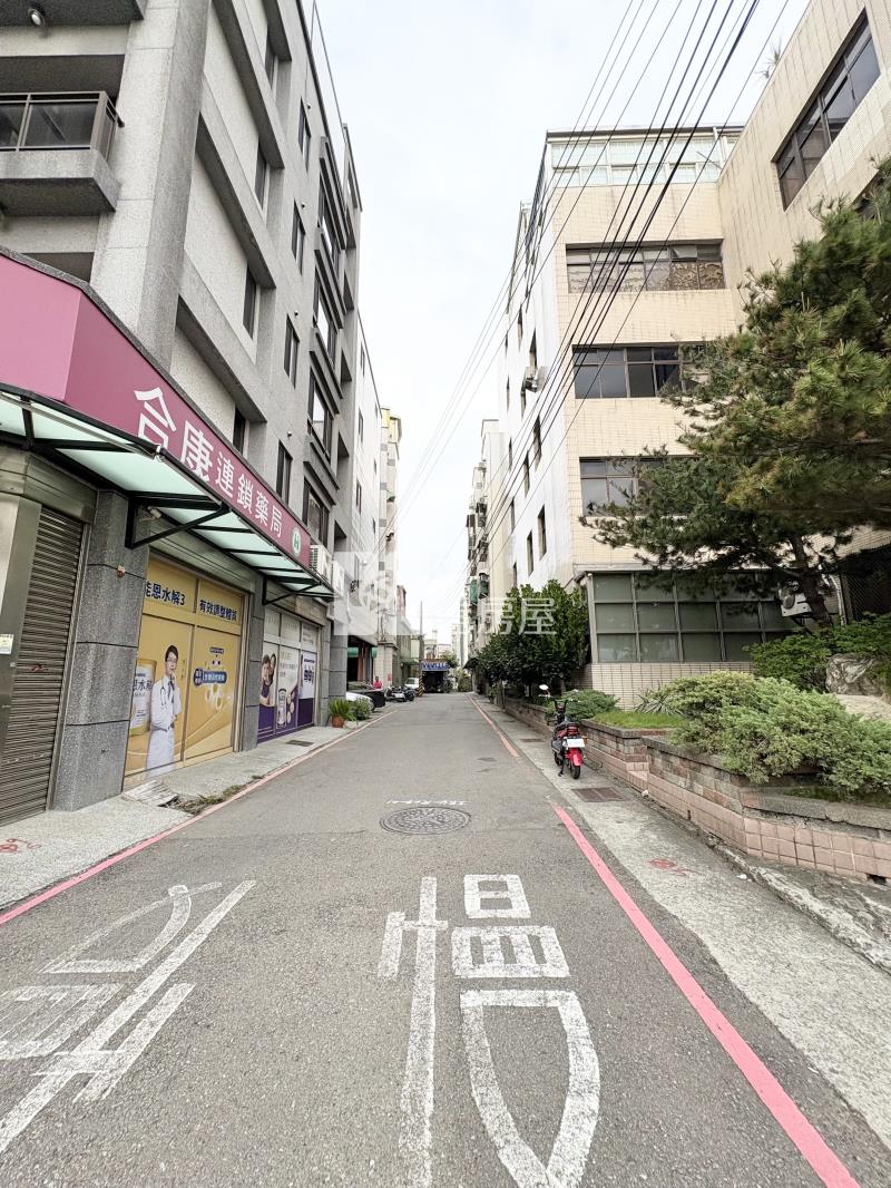 大潤發湳雅教授的家*電梯華廈三房+車位房屋室內格局與周邊環境