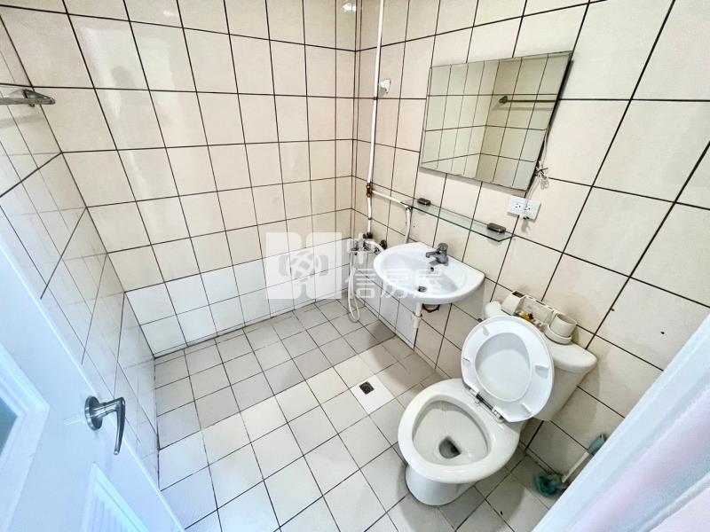 厚生新紀元房屋室內格局與周邊環境