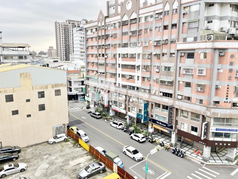 文心國小旅順天地3+1房車位(專任)房屋室內格局與周邊環境