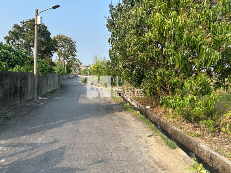 新市近南科大面寬好便宜農地房屋室內格局與周邊環境