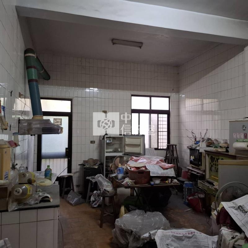 岡山石潭大地坪透天店面房屋室內格局與周邊環境