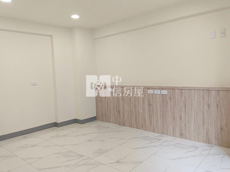 三多捷運翻新車庫透天房屋室內格局與周邊環境