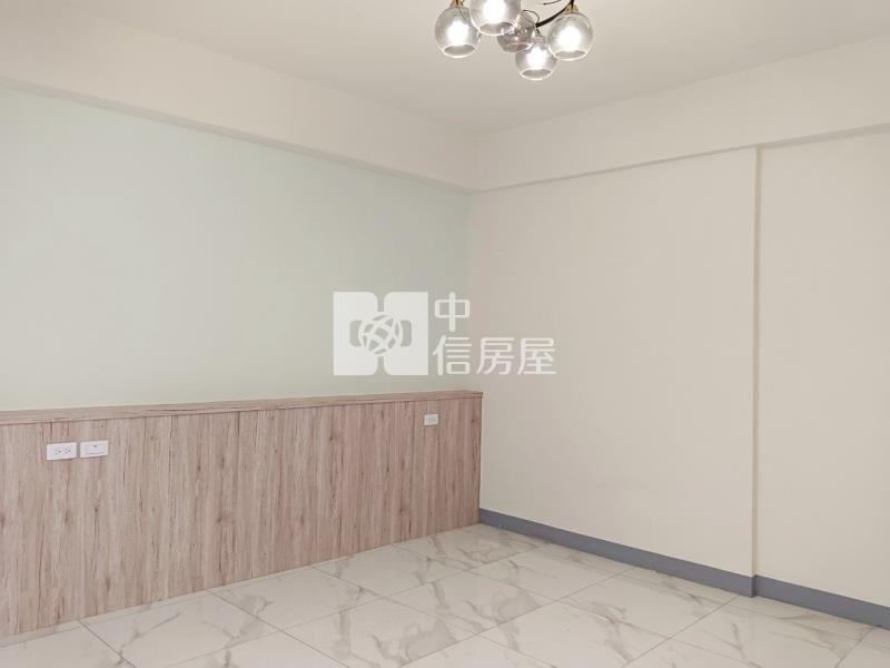 三多捷運翻新車庫透天房屋室內格局與周邊環境