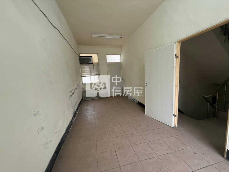過嶺重劃區邊間美透天房屋室內格局與周邊環境