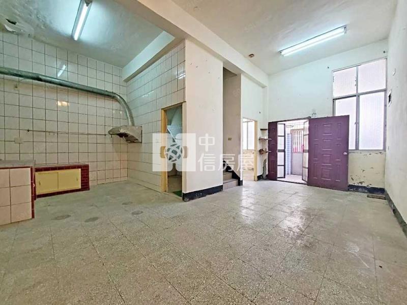 過嶺重劃區邊間美透天房屋室內格局與周邊環境