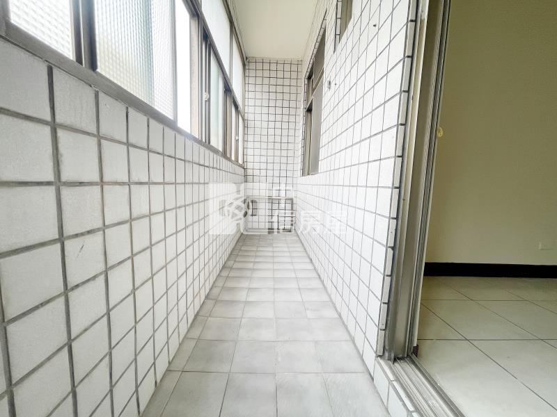 平鎮聖羅蘭明亮3+1房房屋室內格局與周邊環境