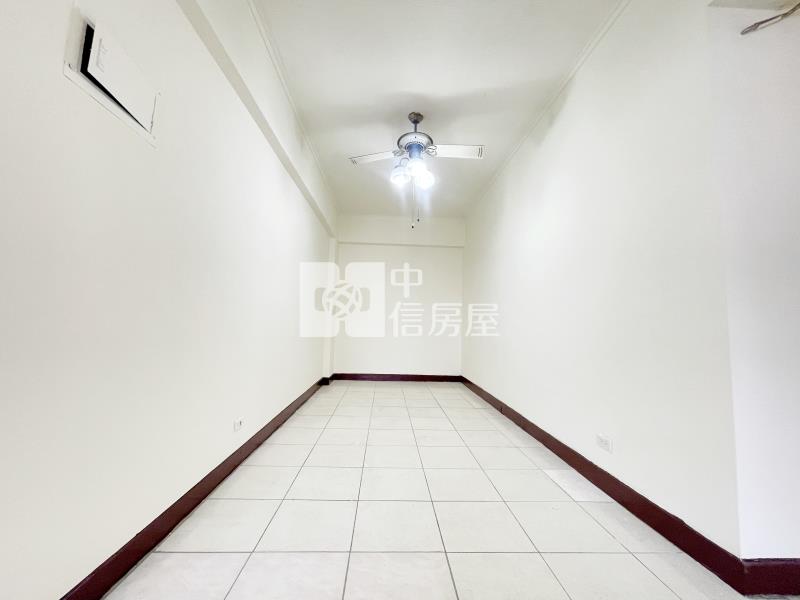 平鎮聖羅蘭明亮3+1房房屋室內格局與周邊環境