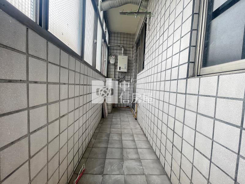 平鎮聖羅蘭明亮3+1房房屋室內格局與周邊環境