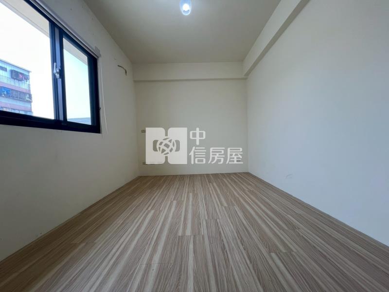 學區旁震後透店房屋室內格局與周邊環境
