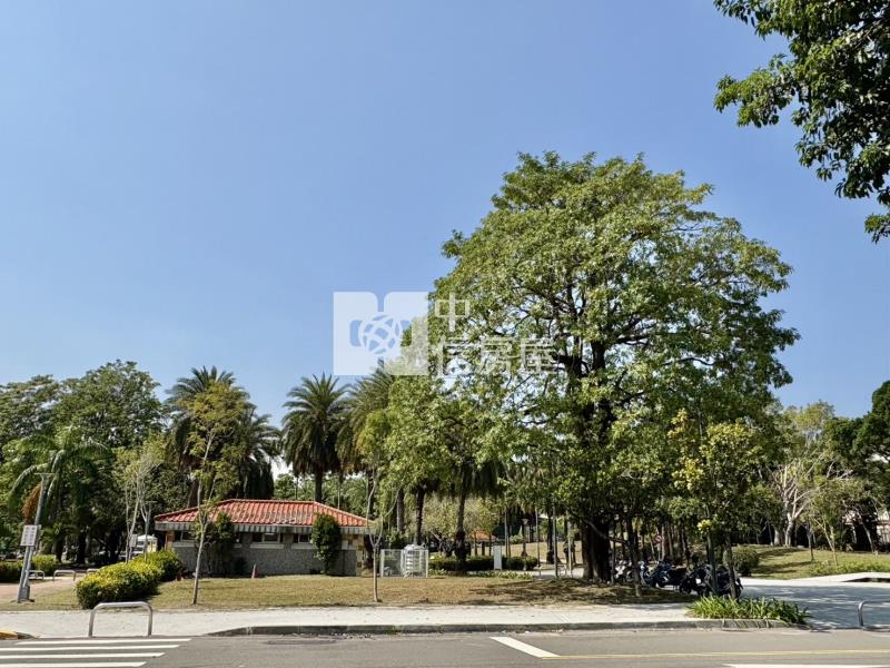 東峰公園低總價收租5套房房屋室內格局與周邊環境