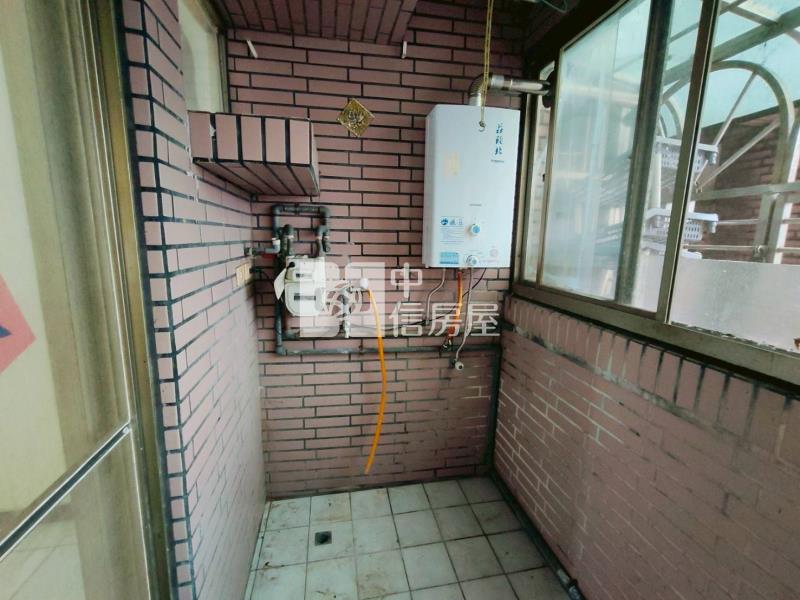 ●轟動天下2房4樓房屋室內格局與周邊環境