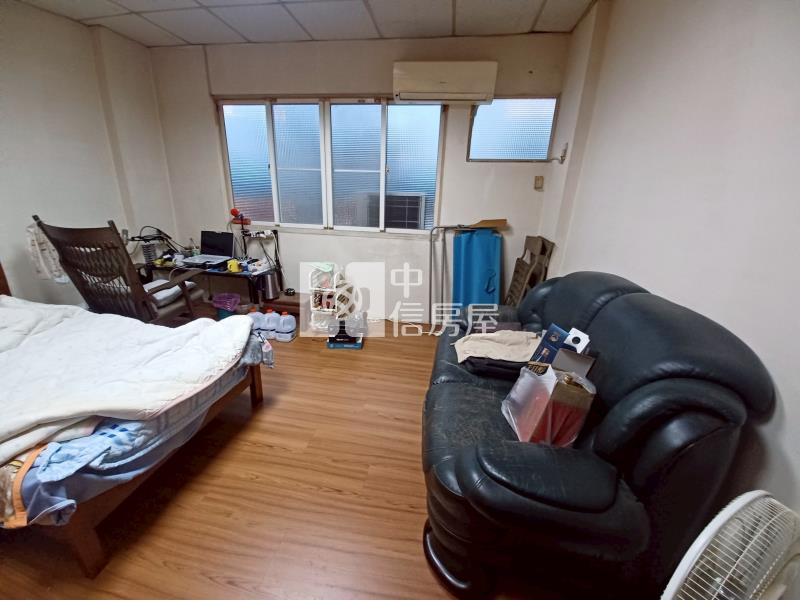 仁武商圈臨路/大地坪/四套房雙車墅房屋室內格局與周邊環境