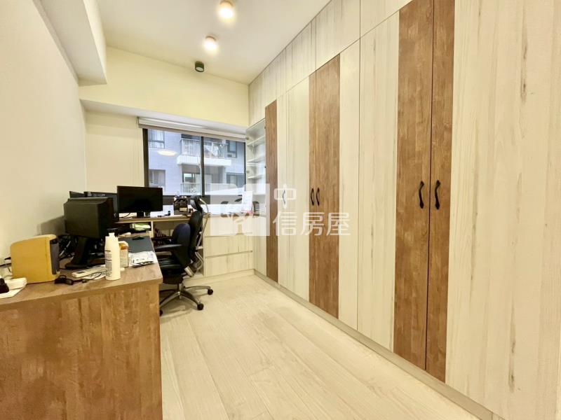 總太2020大兩房平車20坪大露臺戶房屋室內格局與周邊環境