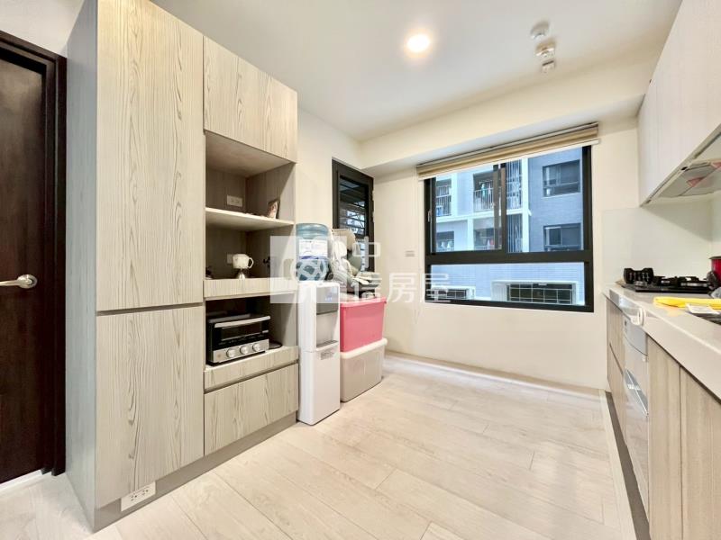 總太2020大兩房平車20坪大露臺戶房屋室內格局與周邊環境