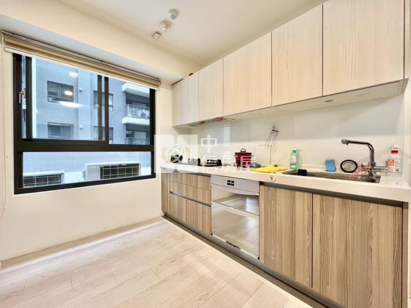 總太2020大兩房平車20坪大露臺戶房屋室內格局與周邊環境