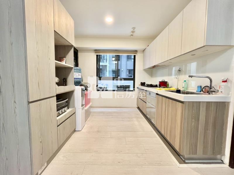 總太2020大兩房平車20坪大露臺戶房屋室內格局與周邊環境