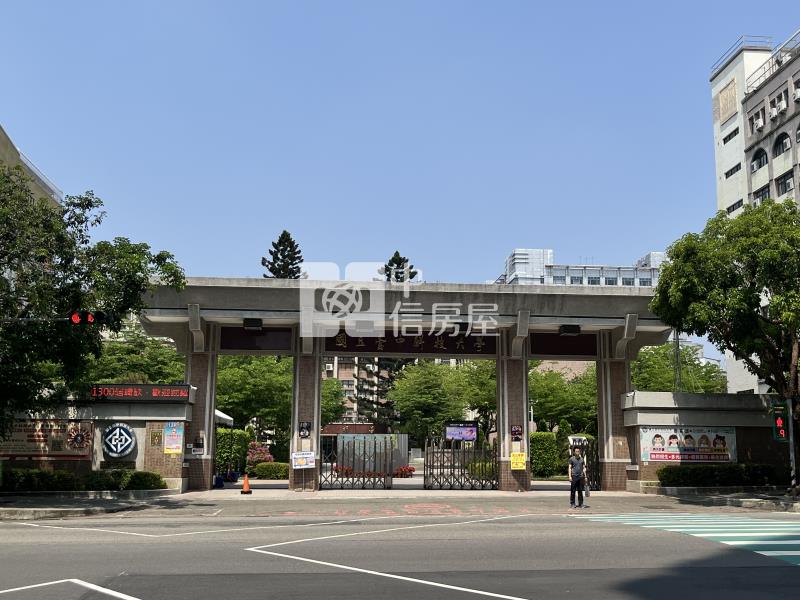 一中正錦新街邊間大店面房屋室內格局與周邊環境