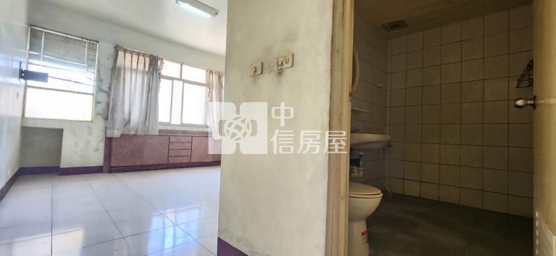 高雄房屋《高雄林園港埔透天》房屋室內格局與周邊環境