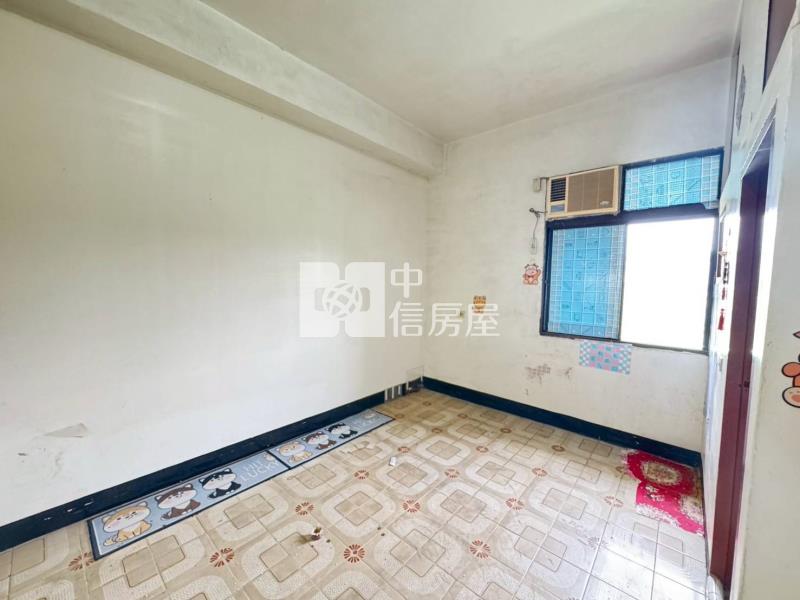龍岡圓環獨棟透天房屋室內格局與周邊環境
