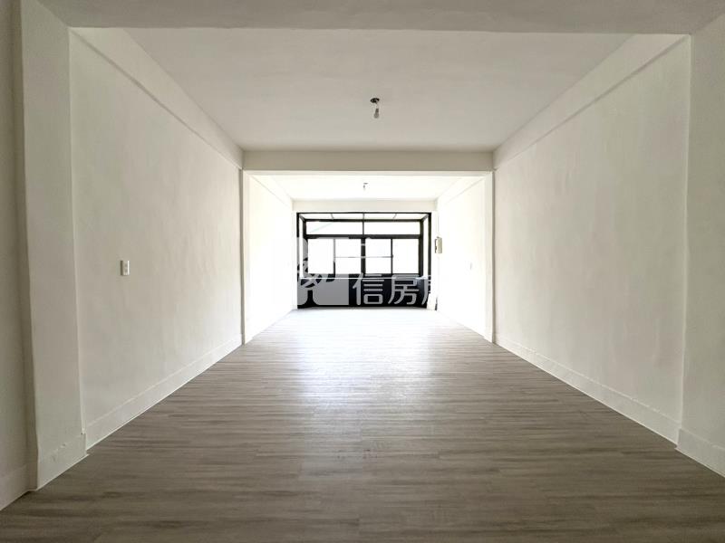 頭家榮興商圈臨路透天房屋室內格局與周邊環境