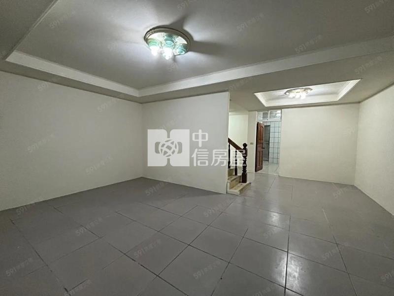 龍潭復興路車庫透天房屋室內格局與周邊環境