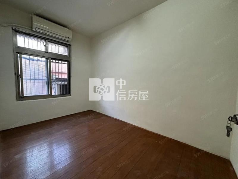 龍潭復興路車庫透天房屋室內格局與周邊環境