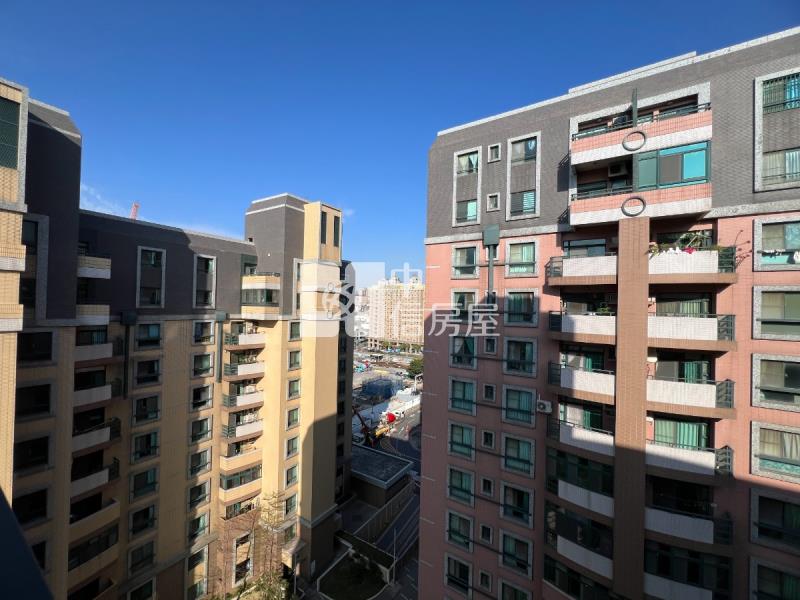大鵬次頂樓景觀戶三房平車房屋室內格局與周邊環境