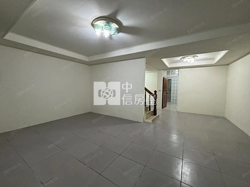 龍潭復興路車庫透天房屋室內格局與周邊環境